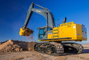 The 670G LC boasts an expansion tank in the cooling system that enhances air pursing. Photo courtesy of John Deere