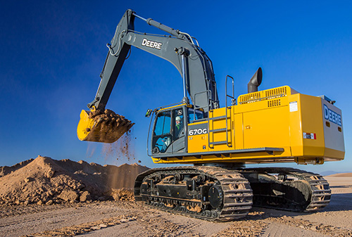The 670G LC boasts an expansion tank in the cooling system that enhances air pursing. Photo courtesy of John Deere