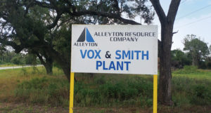 The Alleyton Resource Vox Plant in Garwood, Texas, produces construction aggregate and concrete sand. Photo courtesy of Polydeck