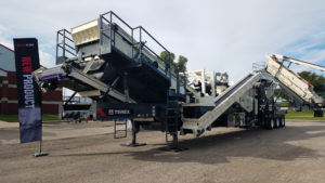 Cross conveyors recirculate both decks on the CRH1111R to increase plant efficiency, and a 5-ft. x 16-ft. screen operates at a 20-degree angle to maximize capacity.