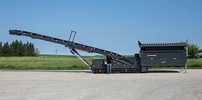 Superior's 8-ft. x 16-ft. tracked portable feed hopper.