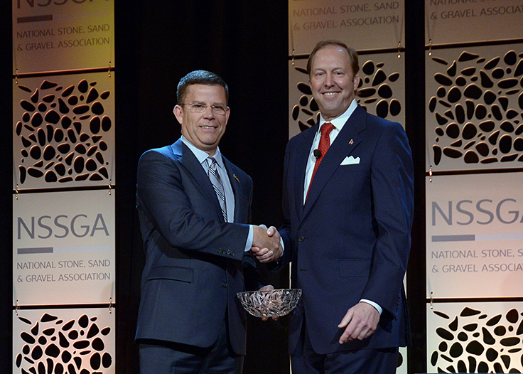 CRH's Randy Lake, left, and Weldon Materials' Bob Weldon. Photo courtesy of NSSGA
