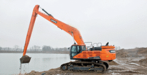 Hixson Sand & Gravel’s DX530LC-5 is the largest crawler excavator Doosan offers in the U.S. and Canada. Photo courtesy of Doosan