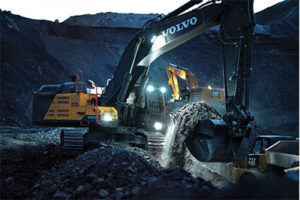Turner Mining Group utilizes a variety of equipment brands for both mining and stripping projects. Photo courtesy of BuildWitt Media Group.