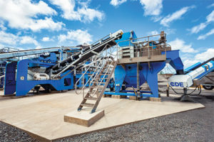 CDE developed a fully integrated plant for Hawaiian Cement built around the EvoWash. The plant includes an M4500, pictured, and the AggMax. Photo courtesy of CDE