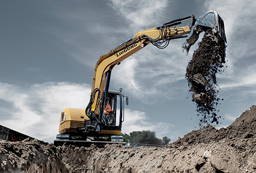 The 909ECR also comes standard with two auxiliary hydraulic circuits whose pressure and flow can be controlled at the operator’s monitor. Photo: LiuGong North America