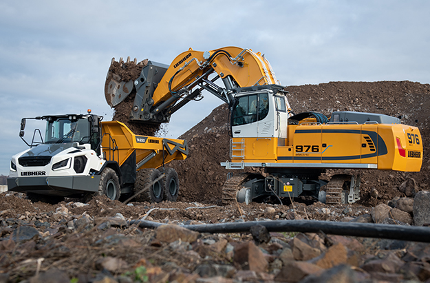 The R 976E-E, pictured above, and the R 980 SME-E from Liebherr replace the ER 974 B. Photo: Liebherr
