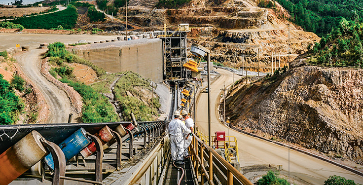 A long conveyor can transport bulk material faster and more consistently than vehicles. Photo: Martin Engineering