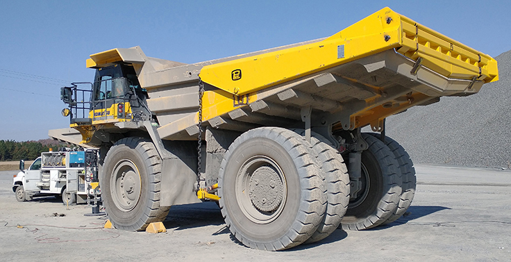 A tailgate optimizes the loading target and equalizes weight distribution while reducing the risk of damage to a truck’s frame and suspension system. Photo: Philippi-Hagenbuch