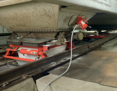 Engineered vibration supplies energy precisely where it’s needed to reduce friction and break up a bulk material to keep it moving. (Photo: Martin Engineering)