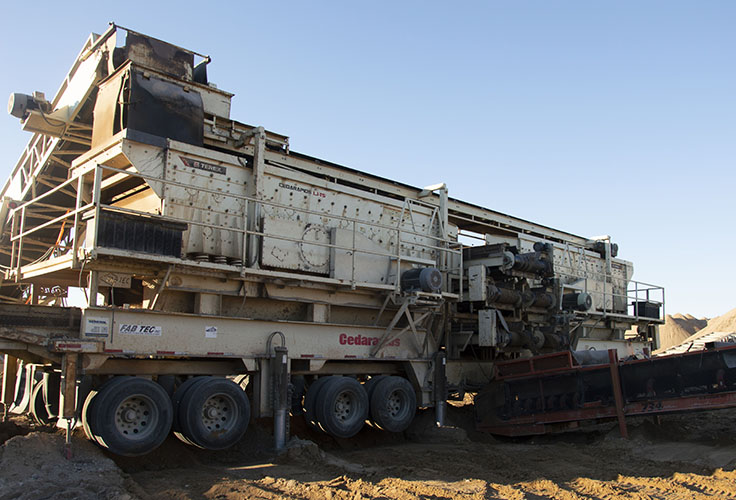 Wm. D. Scepaniak utilizes dual screens at its operation in Rollag, Minnesota, that run in conjunction with a Cedarapids MVP450X cone crusher. Photo: P&Q Staff