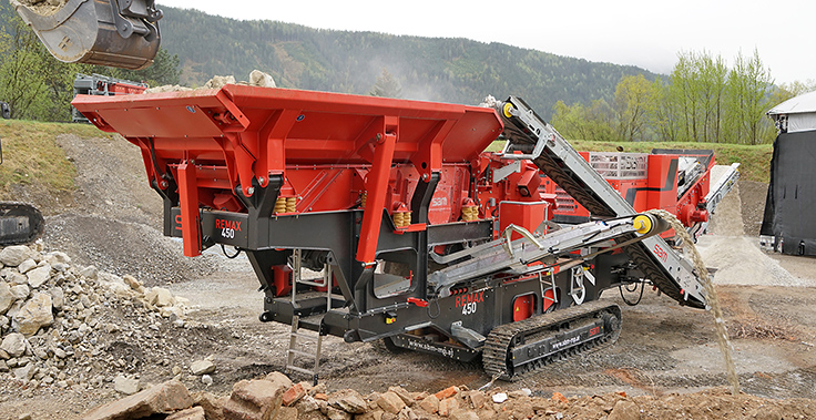 The Jawmax 400 – shown here as a 450 model with an active pre-screen – has one of the largest crushers in its performance class, according to SBM Mineral Processing. Photo: SBM