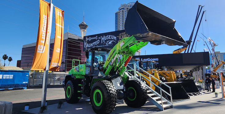 LiuGong's battery-powered 856H-E MAX wheel loader was on display at ConExpo-Con/Agg in Las Vegas. Photo: P&Q Staff
