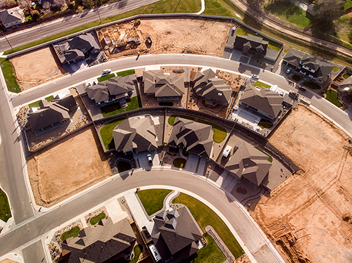 Dodge Construction Network forecasts single-family construction to dip 13 percent this year before growing 16 percent in 2024. Photo: Grandriver/iStock / Getty Images Plus/Getty Images