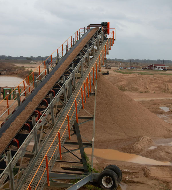 The wash plant at Knife River’s Scamardo Plant is capable of producing three aggregate and three sand products. Photo: P&Q Staff