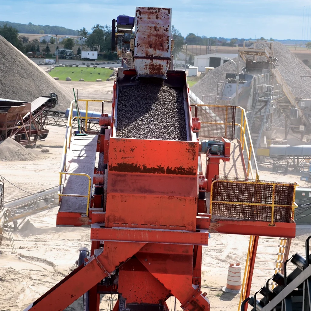 Screen maintenance tasks should be planned to minimize time spent in confined spaces, and proper fall protection must be used at elevated heights. (Photo: P&Q Staff)