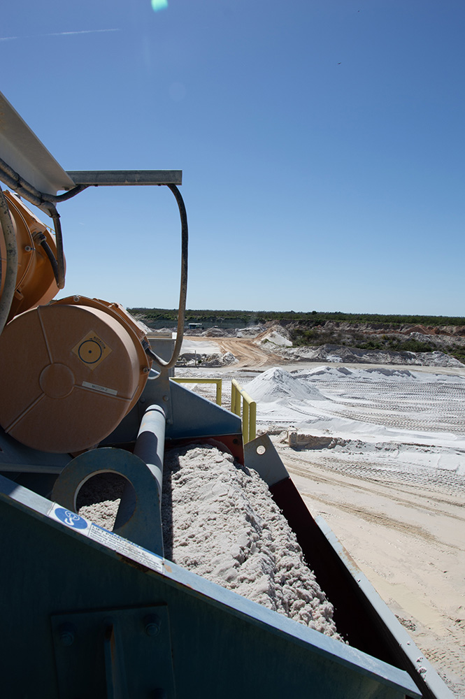 The customized wash plant at Blue Water Industries’ Cypress Sand is comprised of components like a Hydrosizer, a sand classifying tank and dewatering screens. Photo: P&Q Staff