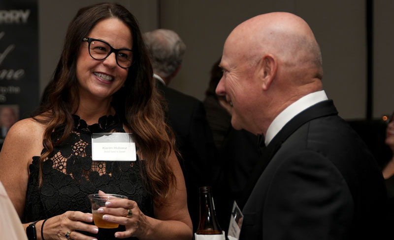 Bond Sand & Gravel’s Karen Hubacz (left) shares a moment with Midwest Minerals’ Steve Sloan. Photo: Pit & Quarry
