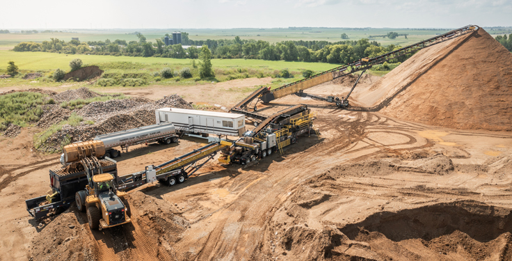 Rogge Excavating, based in Ghent, Minnesota, worked with General Equipment & Supplies and Superior Industries to implement a D350 Dakota closed-circuit cone crushing plant. (Image: Superior Industries)
