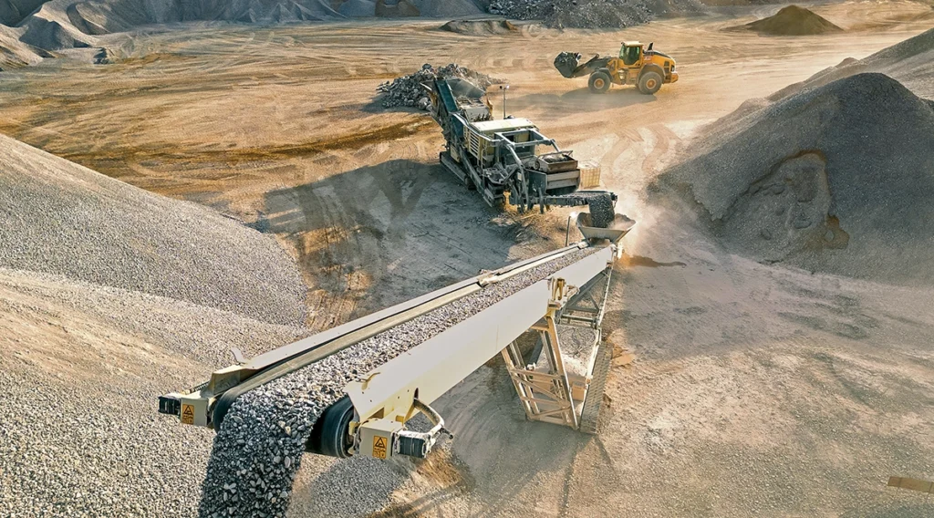 Photo of a variety of equipment being used together to process aggregates