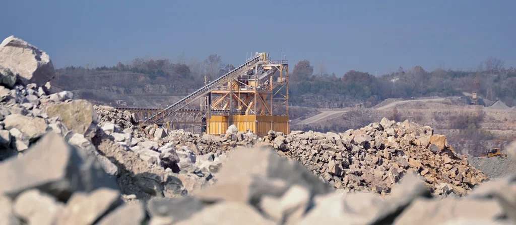 Technology-driven processing plants help producers meet strict specifications for construction materials while ensuring environmental compliance.