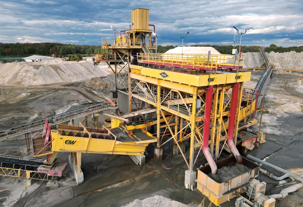 Photo showing a classifying tank in use