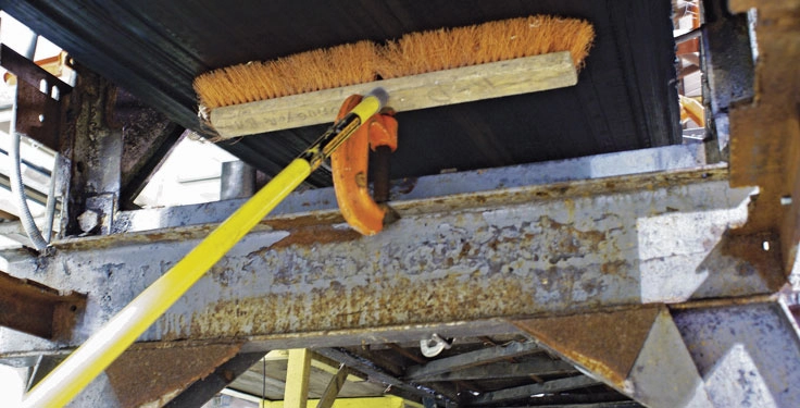 Fabricated or temporary solutions can be ineffective at best and a serious workplace hazard at worst. (Photo: Martin Engineering)