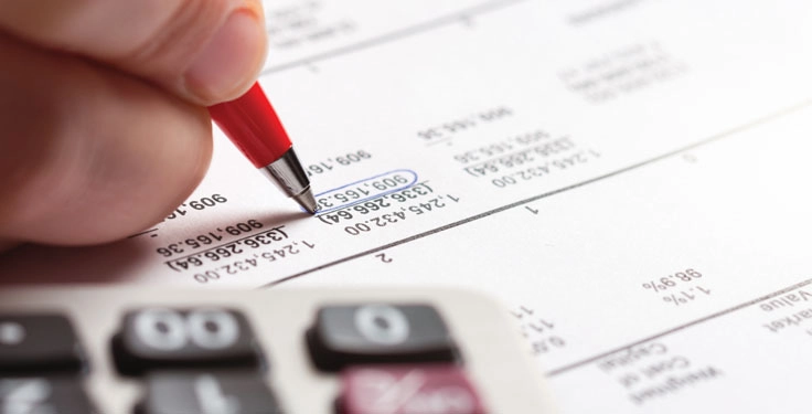 When collection efforts fail, tax rules may allow businesses to write off uncollectible accounts as bad debt. (Photo: RapidEye/iStock / Getty Images Plus/Getty Images)