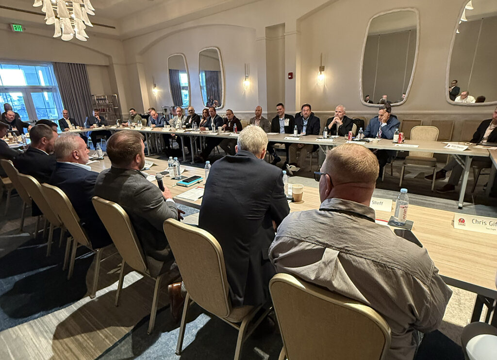 Roundtable attendees participated in breakout discussions that touched on the business environment, equipment and technology, mine safety and more. (Photo: P&Q Staff)